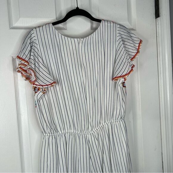 Sz L Savanna Jane Striped Floral Embroidered Romper $59 MSRP - Picture 9 of 12